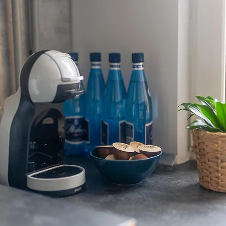 Przestronny 4-pokojowy Blisko Lotniska 公寓