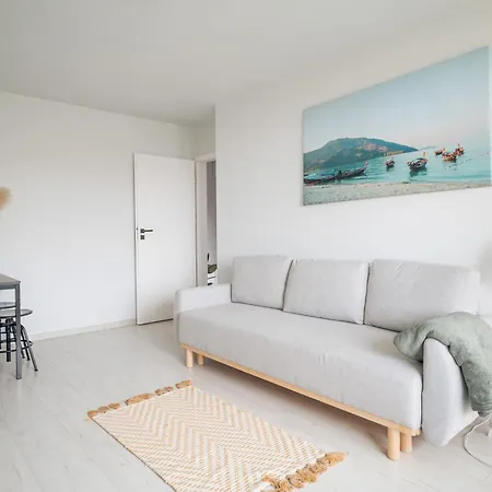 Przestronny 4-pokojowy Blisko Lotniska *