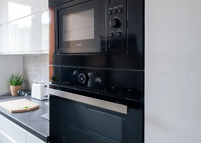 Przestronny 4-pokojowy Blisko Lotniska Apartament Wrocław