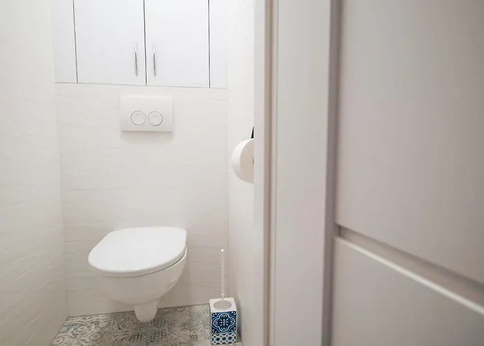 Apartament Przestronny 4-pokojowy Blisko Lotniska *