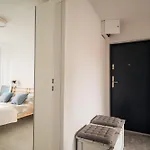 Spacious 4-room Apartment, Near Airport, Free Parking Breslau