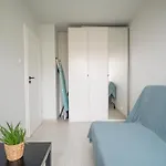 Spacious 4-room Apartment, Near Airport, Free Parking Apartment *