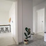 Spacious 4-room Apartment, Near Airport, Free Parking Apartment *