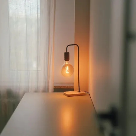 Przestronny 4-pokojowy Blisko Lotniska Apartmán *