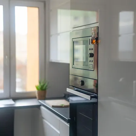 Apartmán Przestronny 4-pokojowy Blisko Lotniska *