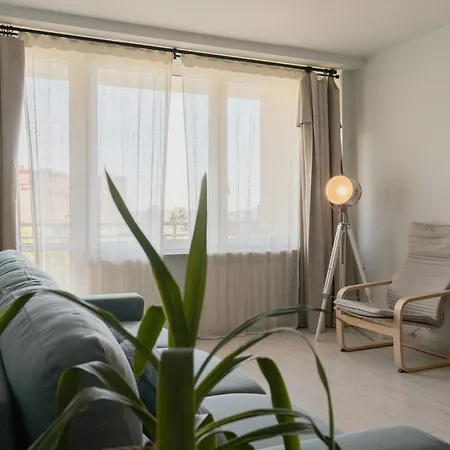 Appartamento Spacious 4-room In Wroclaw, Free Parking, Balcony, Near Airport Breslavia