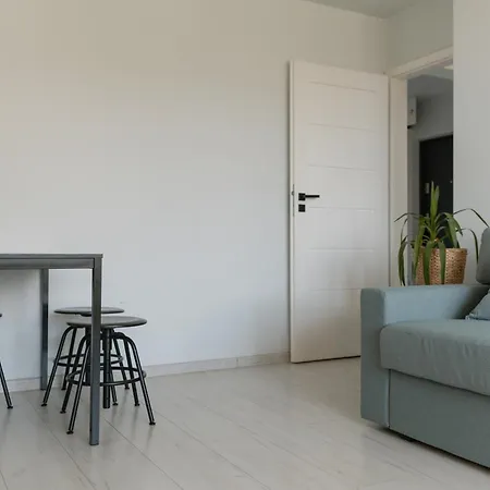 Appartamento Spacious 4-room In Wroclaw, Free Parking, Balcony, Near Airport
