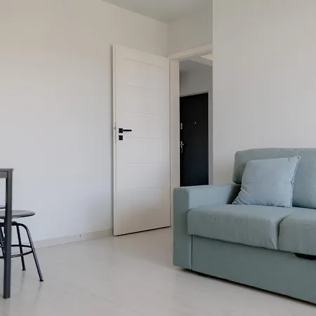 Appartamento Spacious 4-room In Wroclaw, Free Parking, Balcony, Near Airport *