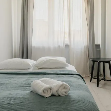Spacious 4-room In Wroclaw, Free Parking, Balcony, Near Airport Appartamento *