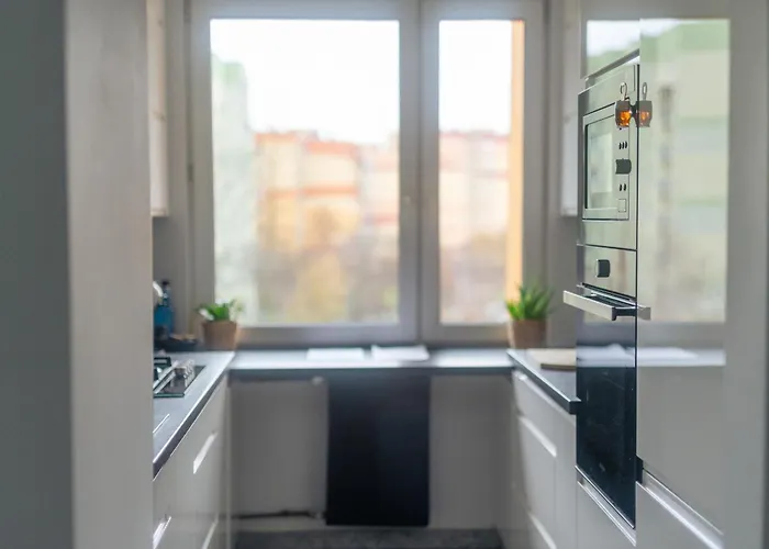 Przestronny 4-pokojowy Blisko Lotniska *