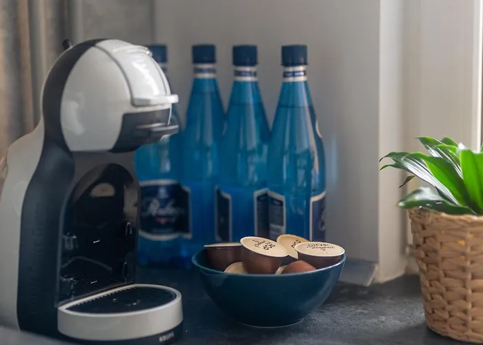 Przestronny 4-pokojowy Blisko Lotniska Διαμέρισμα